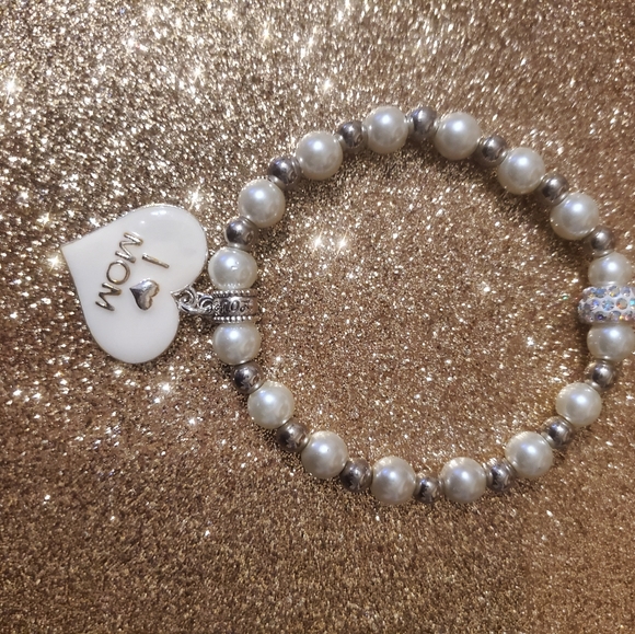 BEAUTIFUL BRACELET FOR MOM. - Picture 6 of 10